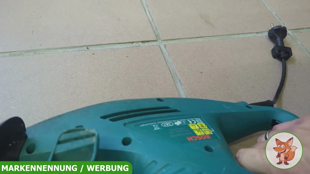In meinem Test sorgt der kabelgebundene 230-Volt-Netzbetrieb für durchgehend konstante Power ohne leeren Akku.