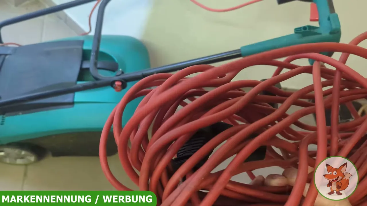 Der Netzbetrieb stört mich persönlich nicht, weil ich so konstant volle Leistung habe und nie leere Akkus fürchten muss.