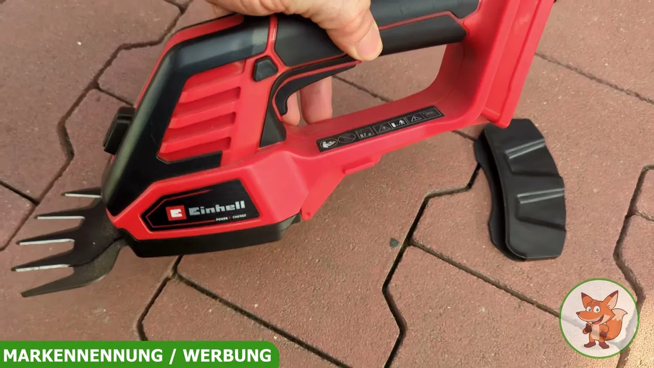 Die kompakte Akku-Gras- und Strauchschere GE-CG 18/100 Li-Solo ist für präzise Feinarbeiten im Garten ausgelegt.