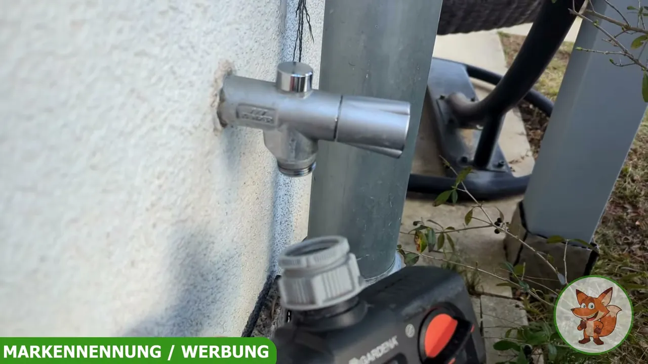 In meinem Test lässt sich der 2-Wege-Verteiler denkbar unkompliziert direkt an den Außenwasserhahn montieren.