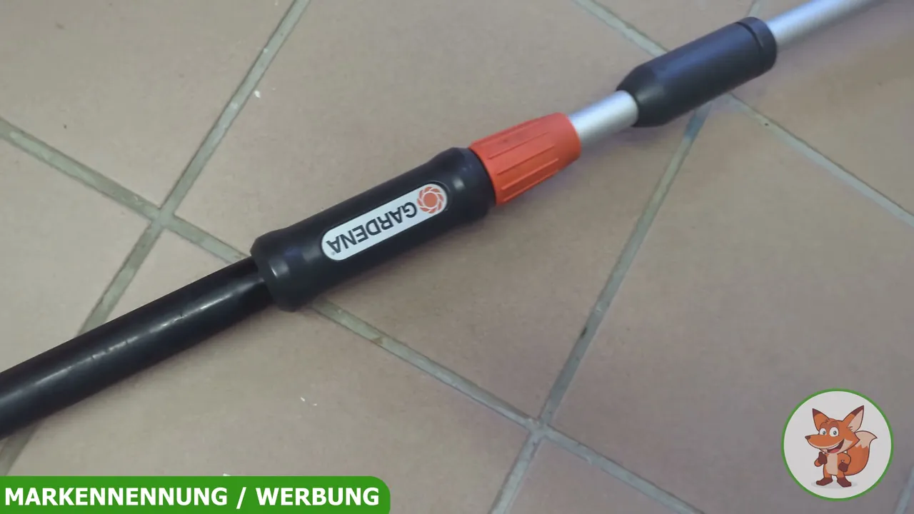 Ich finde den Teleskopstiel genial, da ich damit Äste in bis zu 4 Metern Höhe bequem vom Boden aus erreichen kann.