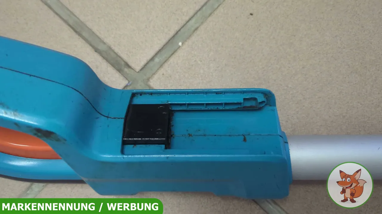 Mir gefällt die passgenaue Aufnahme für den 18-Volt-Akku, der die Säge stets mit ausreichend Power versorgt.