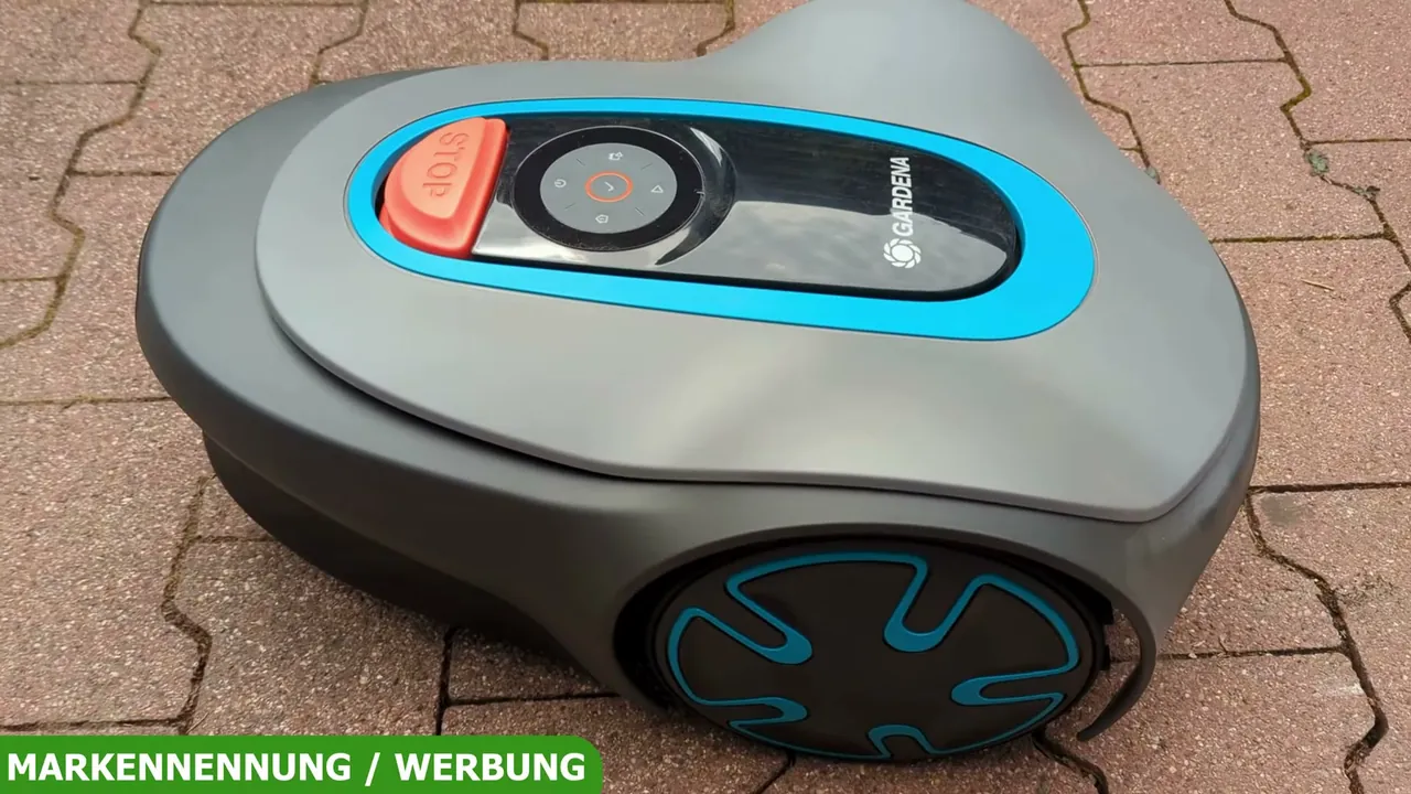 Dank der profilierten Antriebsräder bewältigt der Gardena SILENO minimo Steigungen von bis zu 25 Prozent im Garten.